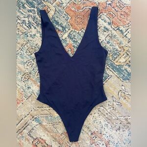 Aritzia Babaton Double V neck Countour Tank Bodysuit. Navy Blue. Size M.